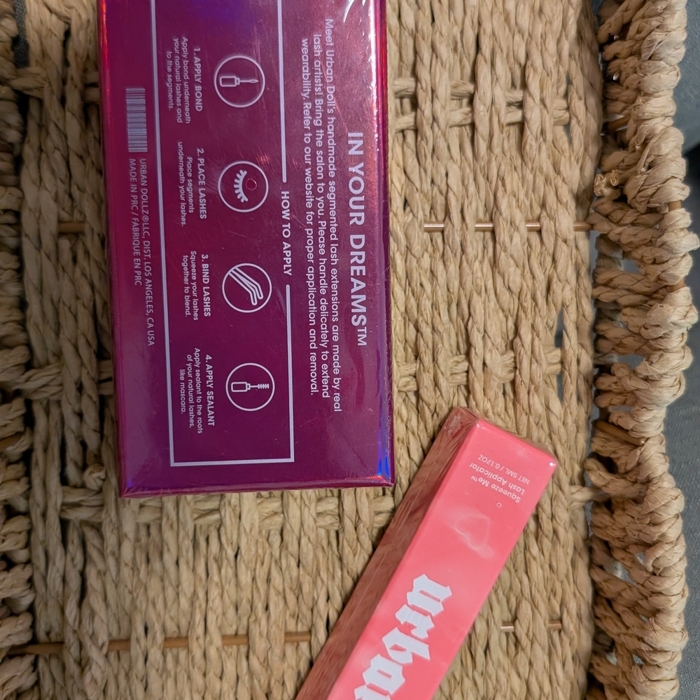 Urban Doll Fantasy Eyelashes And Tweezers Set - Picture 3 of 3